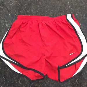 Nike Fit Dry training shorts - Medium